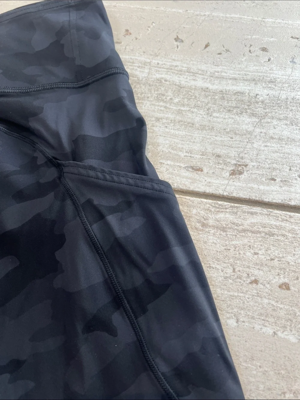 Lululemon camo leggings fast & free 8